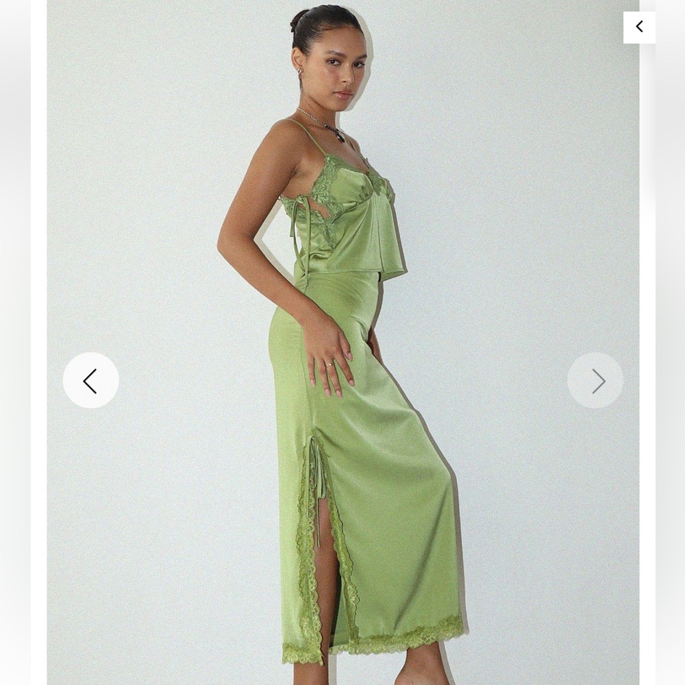 Bailey Rose green satin lace side open cami top Size M - Picture 4 of 17